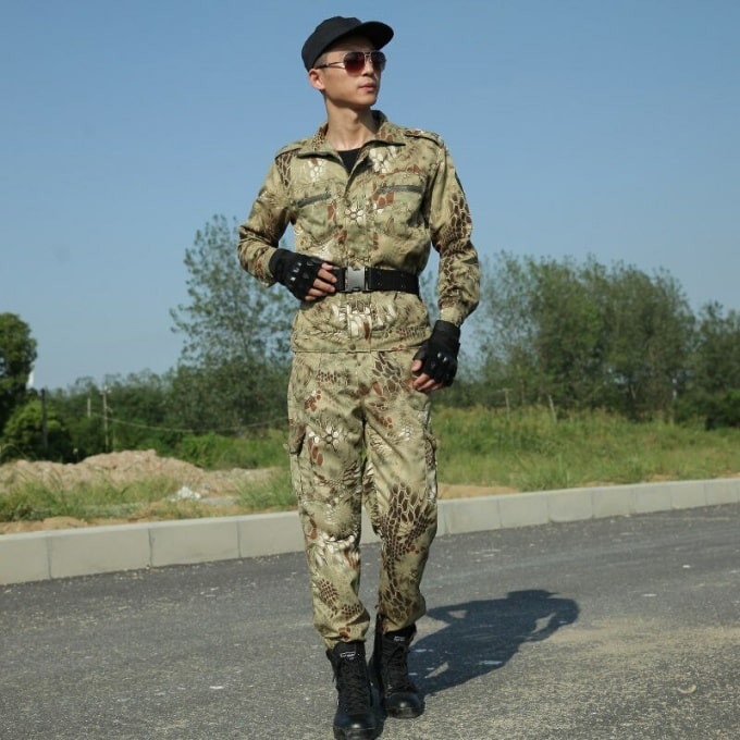 Tenue militaire camouflage avec ceinture et casquette - Top Militaire