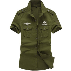 Chemise militaire à manches courtes avec écussons de l’armée de l’air